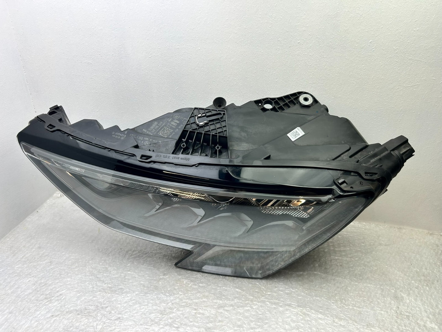 Original Audi A3 8Y LED Scheinwerfer links 8Y09410112