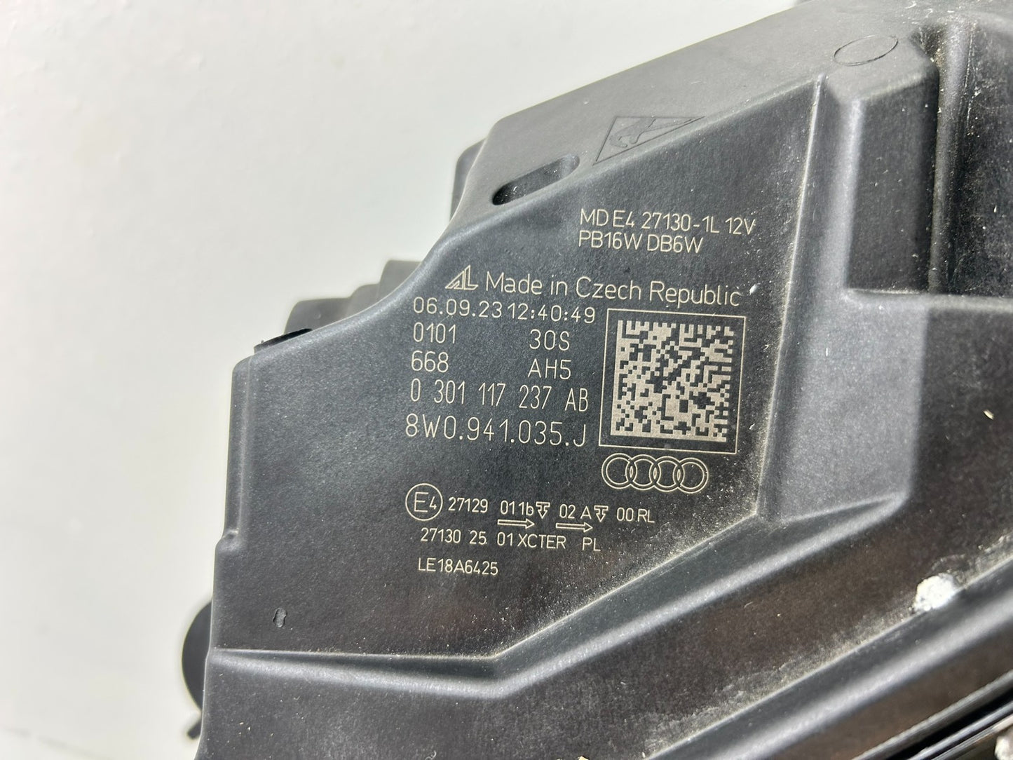 Original Audi RS4 B9 LED Scheinwerfer Matrix schwarz links 8W0941035J6