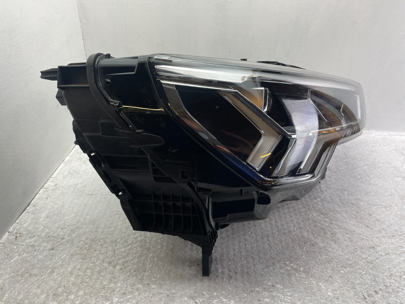 Original Audi Q3 LED Scheinwerfer rechts 83A9410343