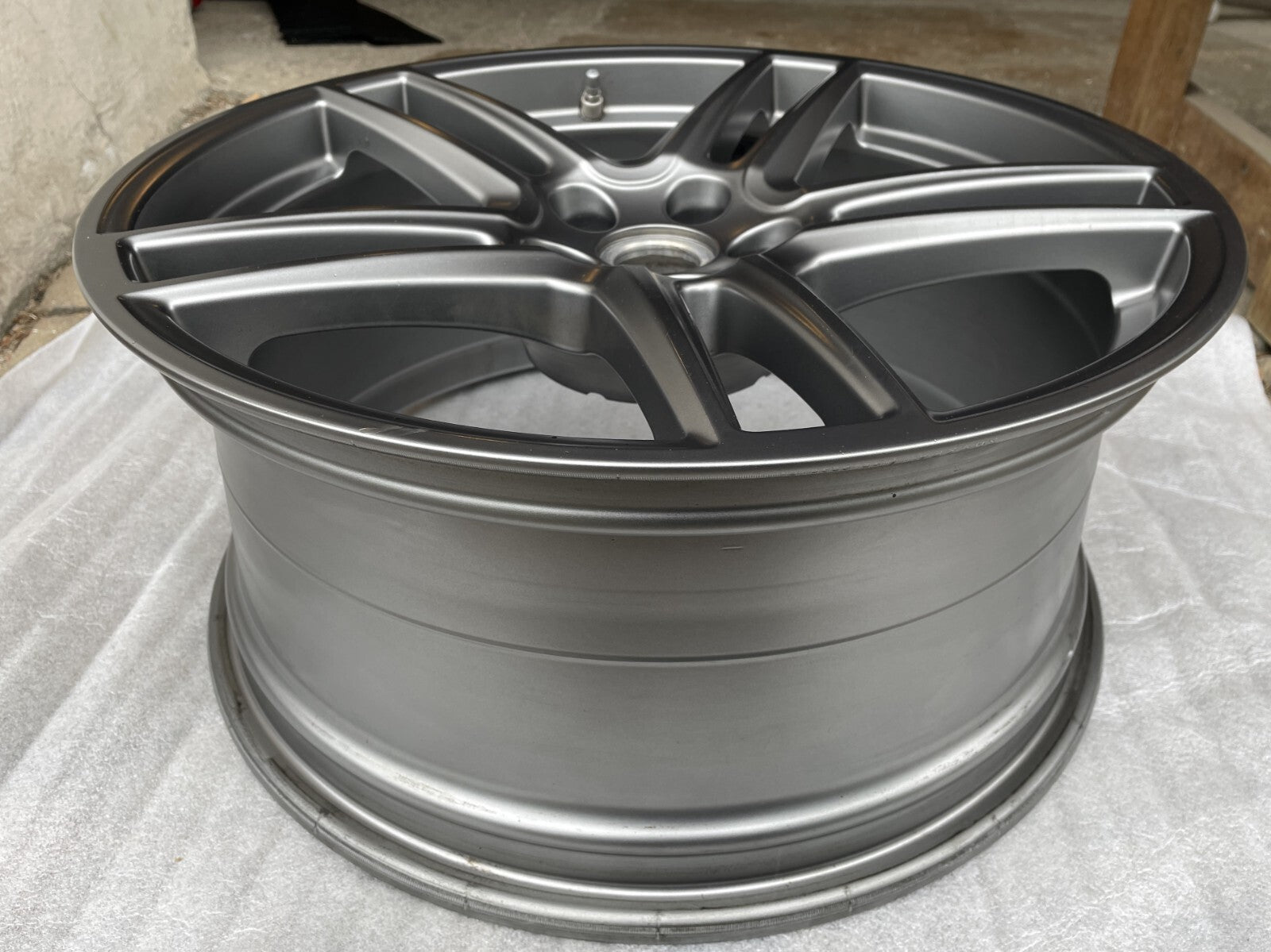 1x Porsche Macan Turbo Alufelge 9Jx20 Zoll ET26 / 95B601025DJ2