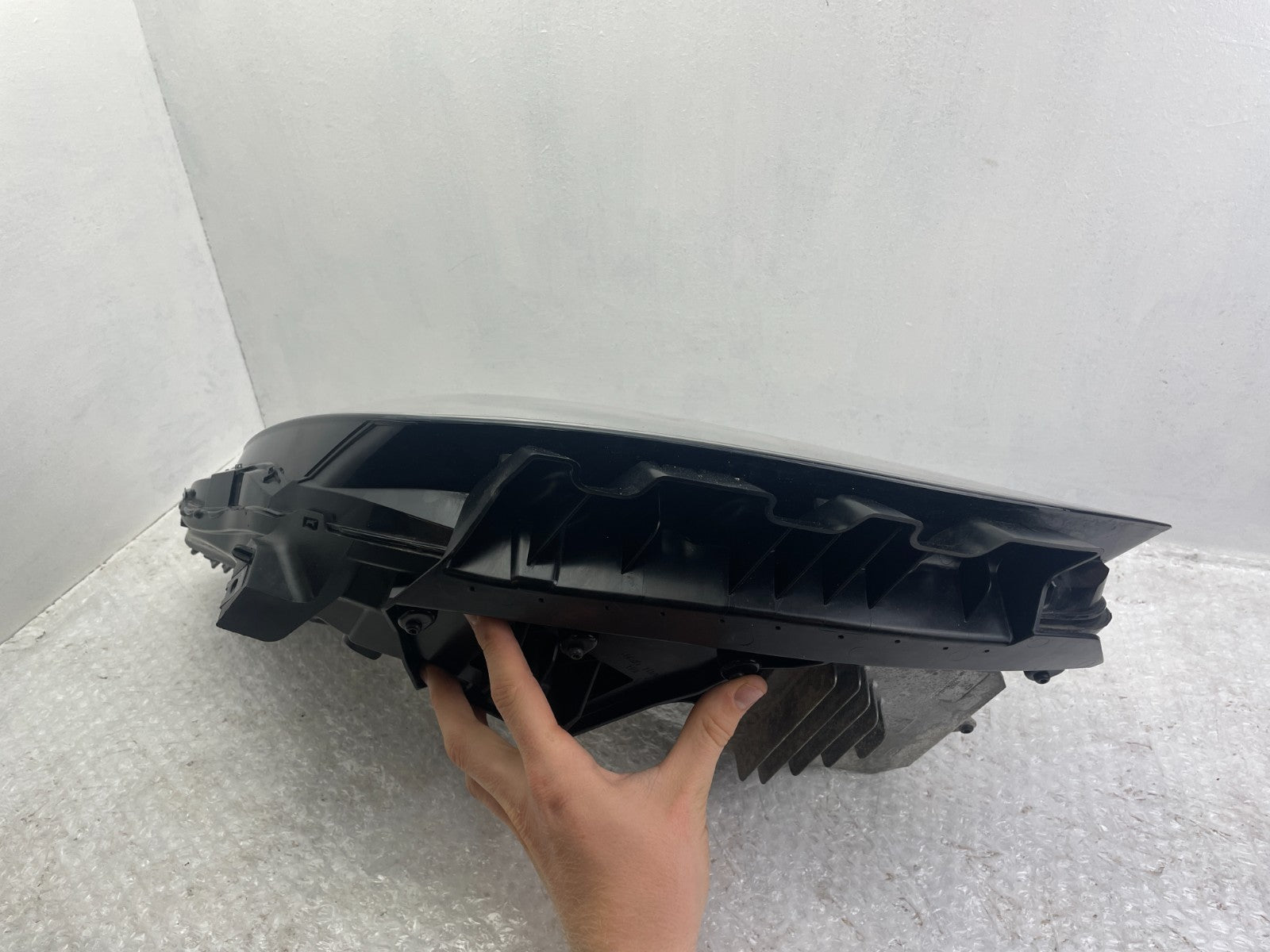 Original Tesla Model 3 LED Scheinwerfer rechts 1077376-00C9