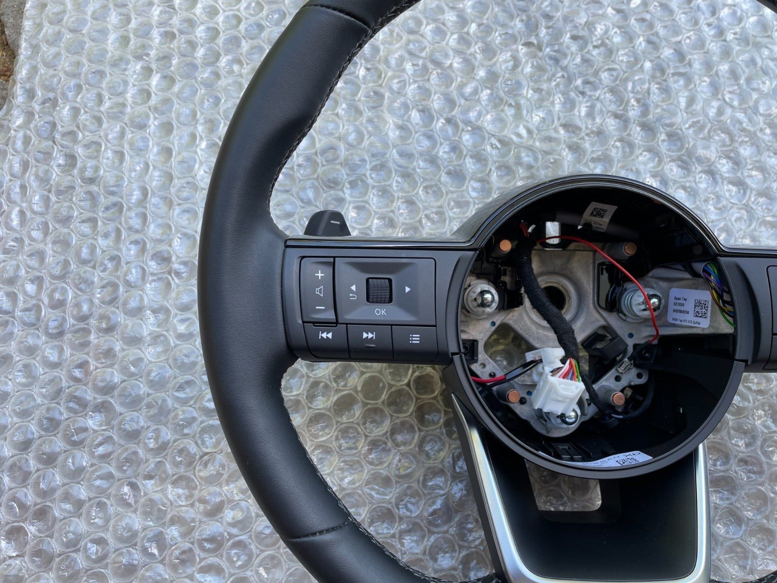 Original Nissan Qashqai J12 Lenkrad Leder 484306UG0D3