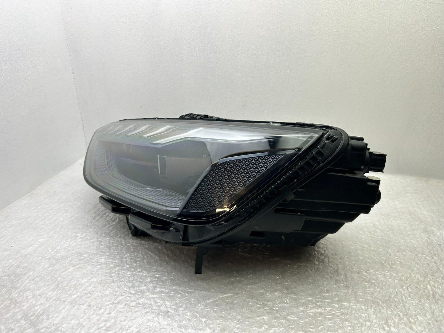 Original Audi RS4 B9 LED Scheinwerfer Matrix schwarz links 8W0941035J2