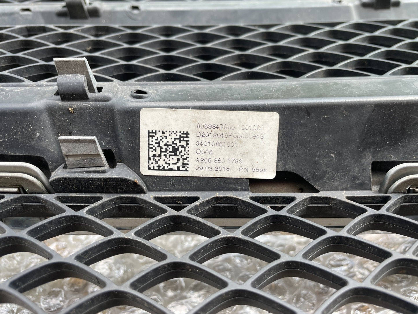 Original Mercedes C-Klasse W205 S205 Kühlergrill Frontgrill A20588037839