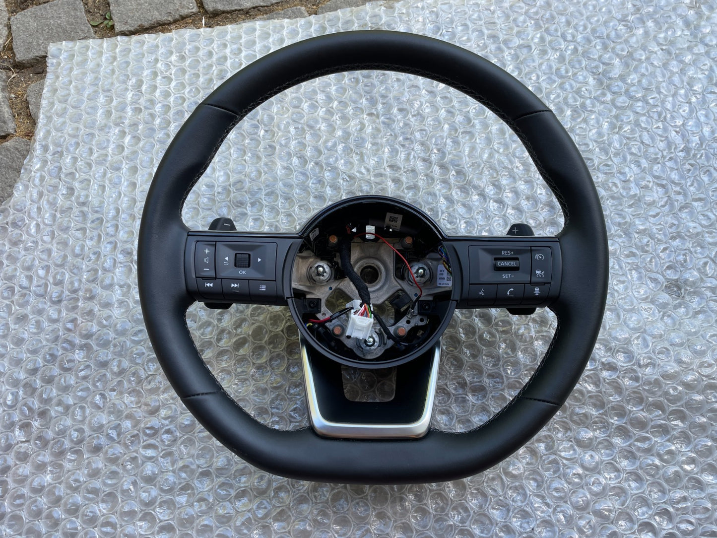 Original Nissan Qashqai J12 Lenkrad Leder 484306UG0D0