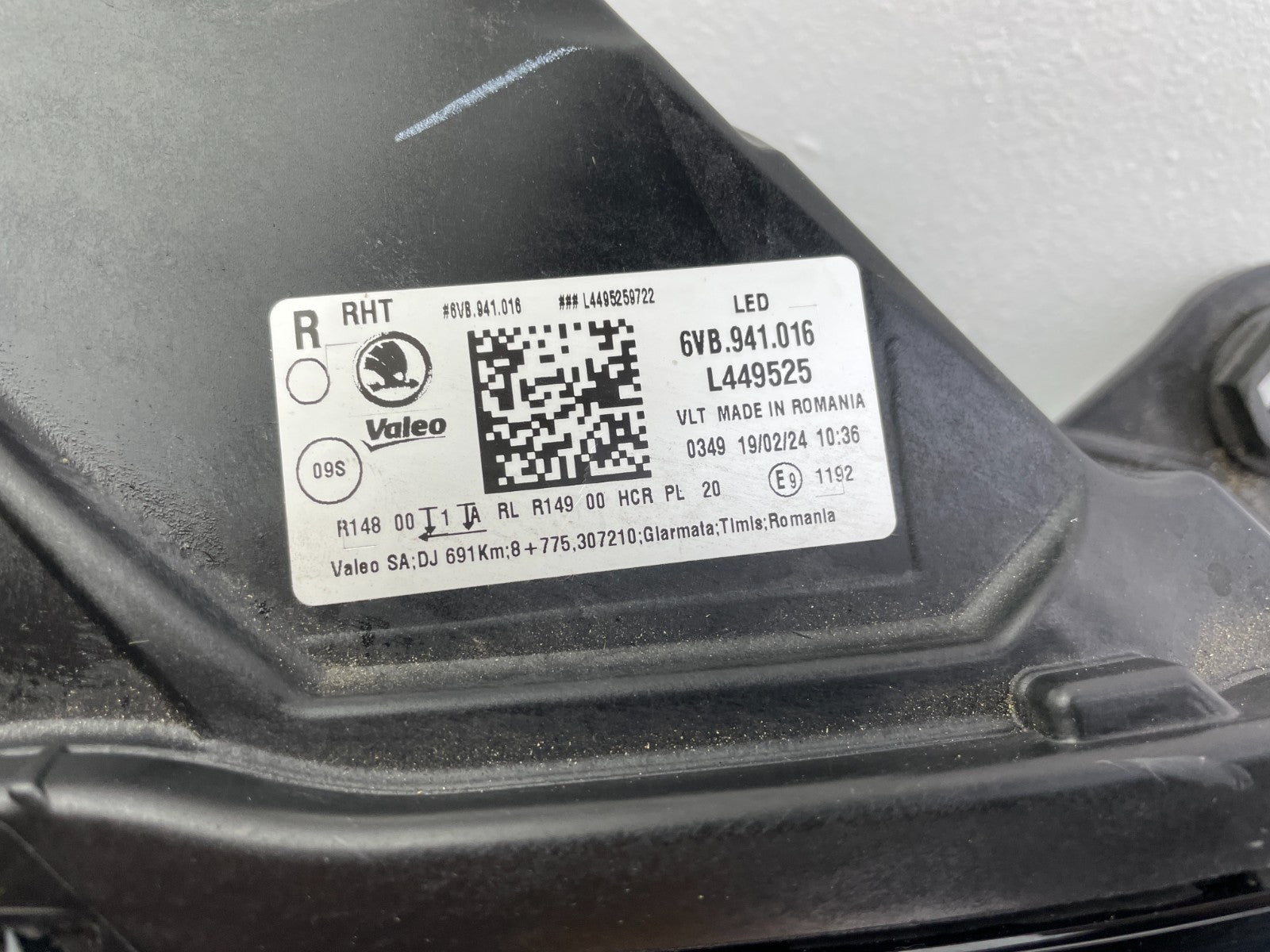 Original Skoda Fabia IV LED Scheinwerfer rechts 6VB9410164