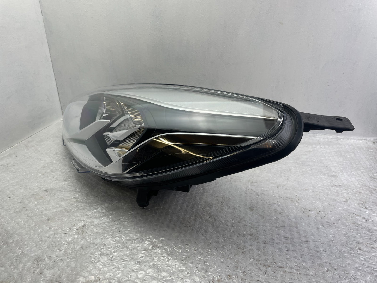 Original Ford Fiesta MK8 VIII Scheinwerfer links L1BB-13E015-AE2