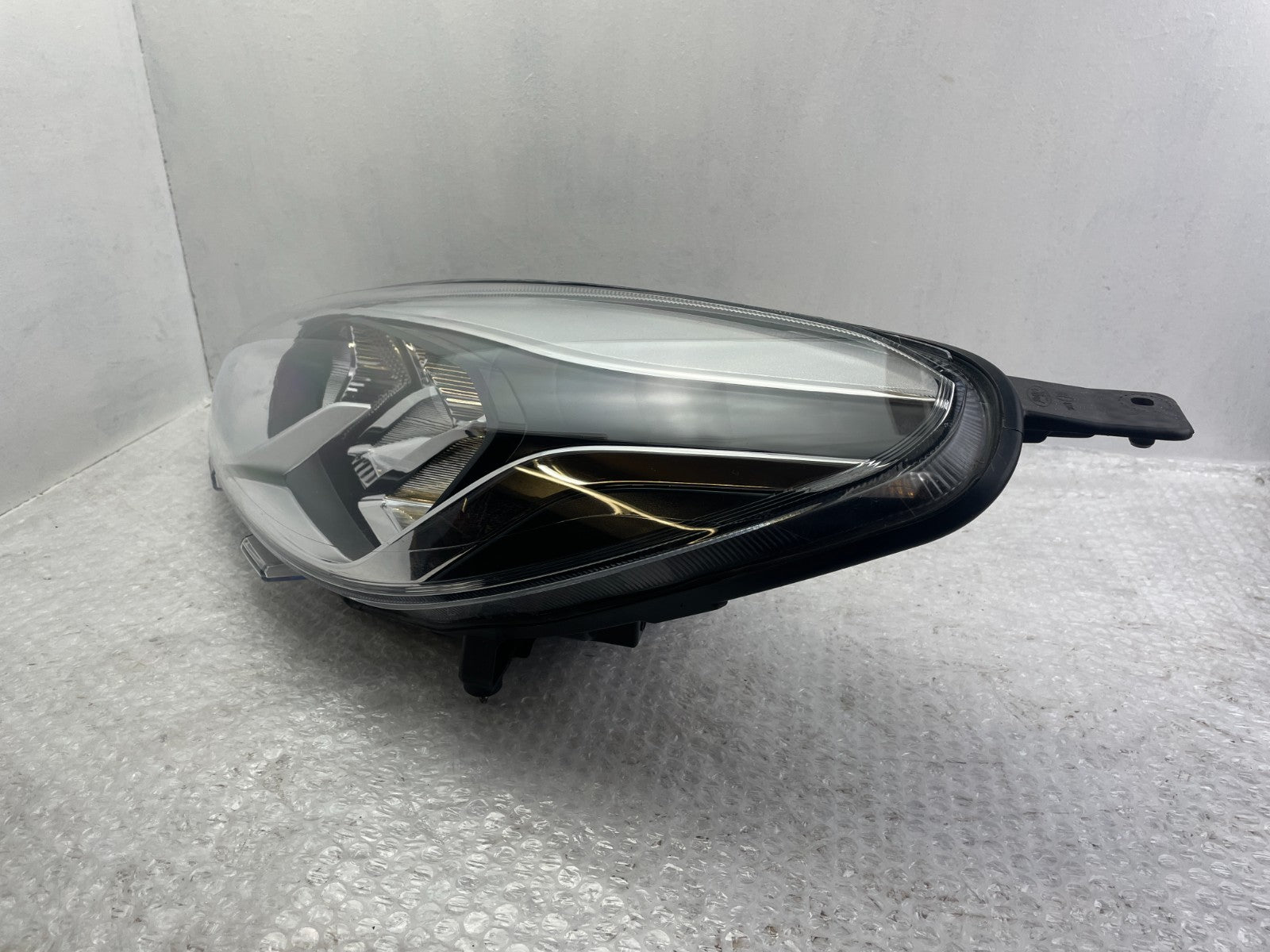 Original Ford Fiesta MK8 VIII Scheinwerfer links L1BB-13E015-AE2