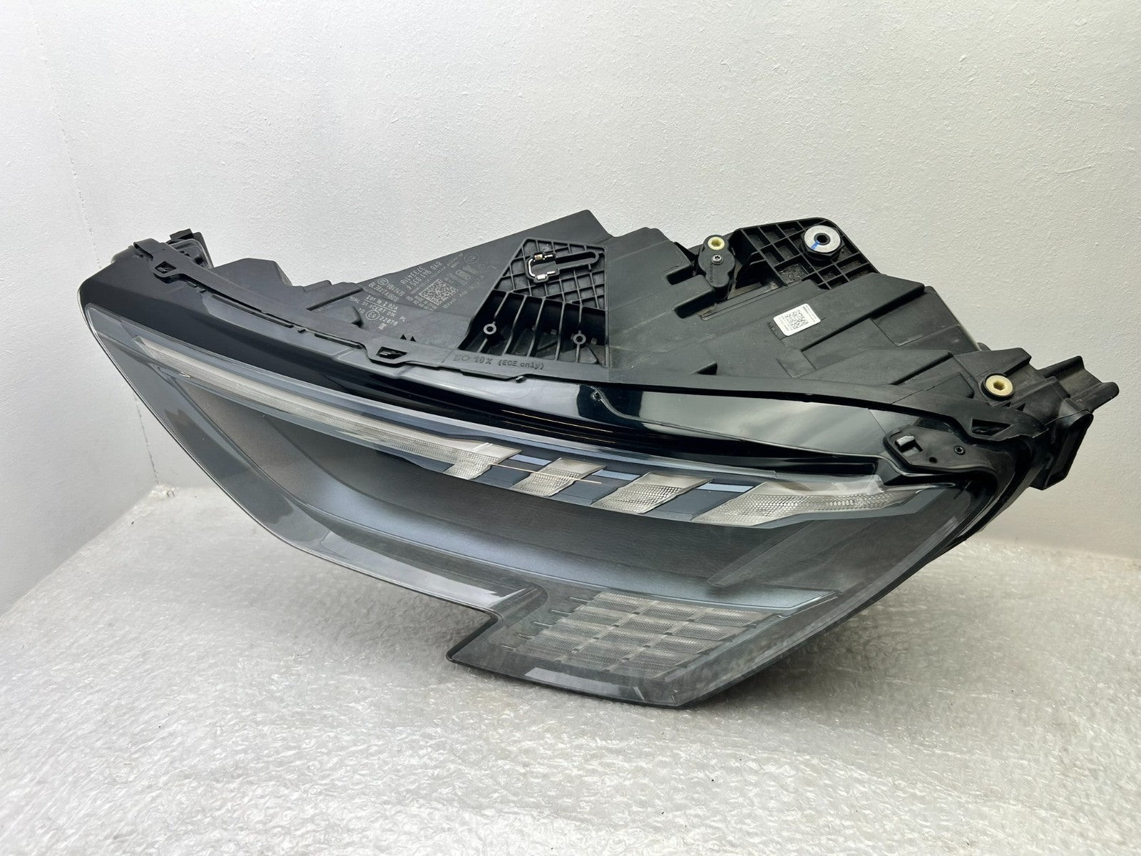 Original Audi A3 8Y LED Scheinwerfer Frontscheinwerfer links 8Y0941035F3