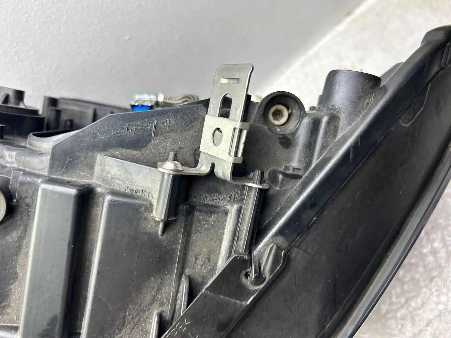 Original BMW 5er F10 F11 LCI Xenon Scheinwerfer links Kurvenlicht 74606015