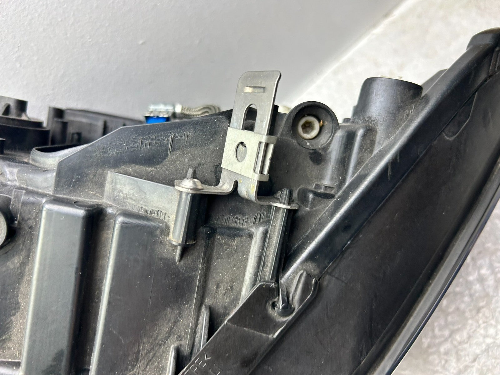 Original BMW 5er F10 F11 LCI Xenon Scheinwerfer links Kurvenlicht 74606015