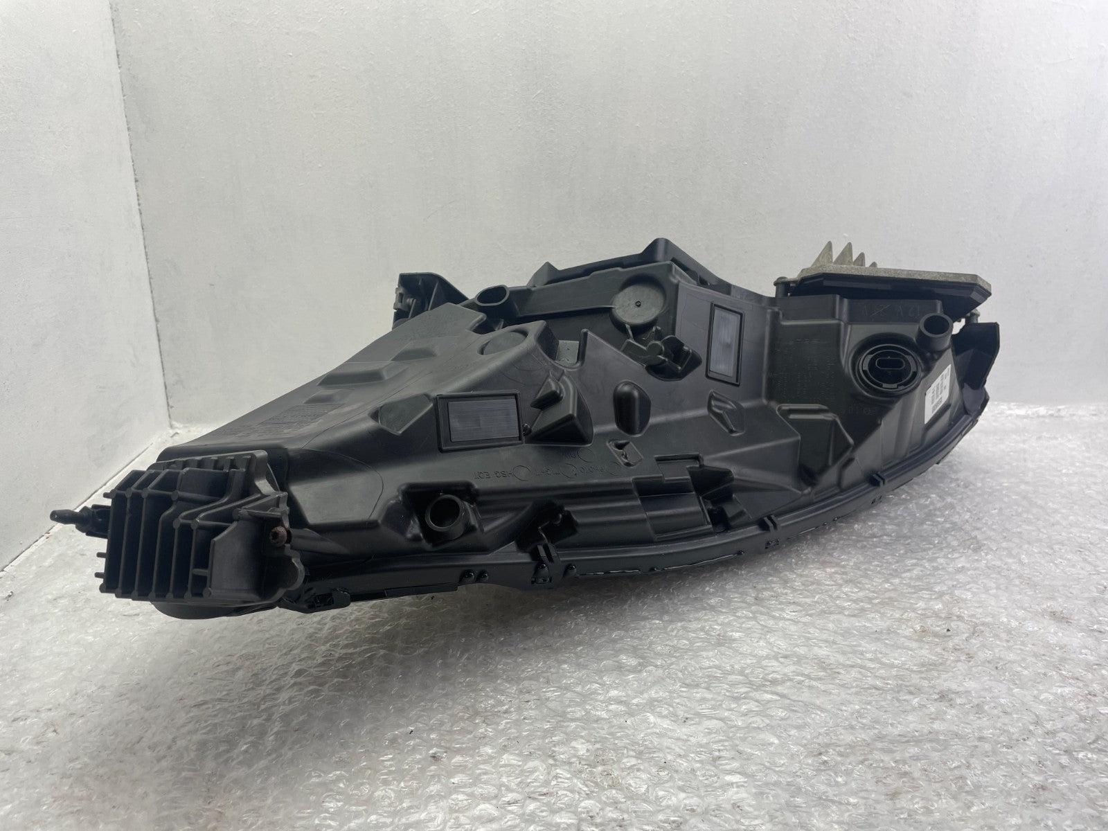 Original Tesla Model 3 LED Scheinwerfer rechts 1077376-00C6