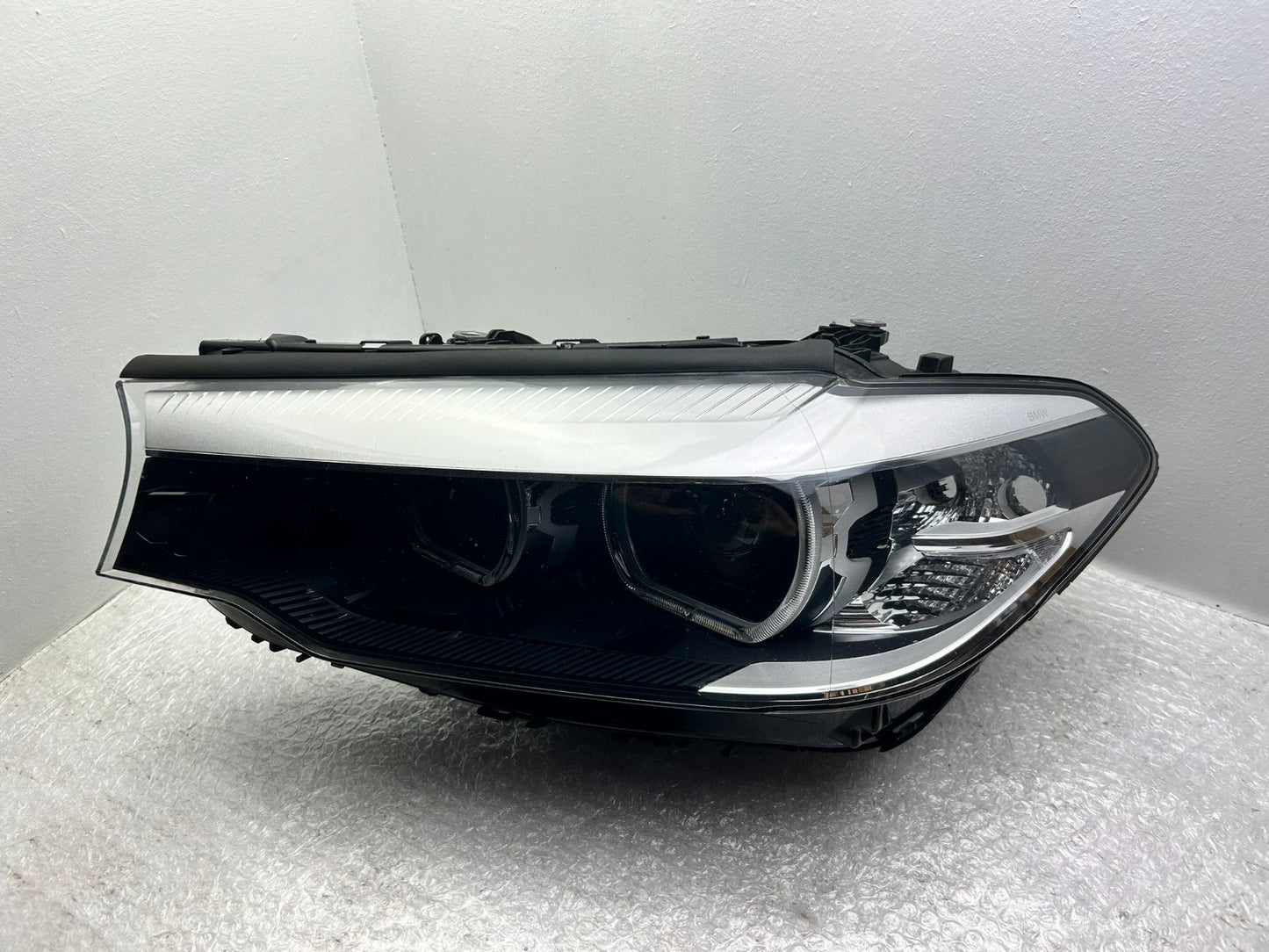 Original BMW 5er G30 G31 LED Scheinwerfer links 84991110