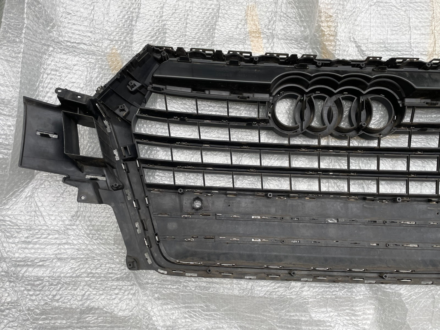 Original Audi Q7 Kühlergrill Kühlergitter Frontgrill 4M0853037C6