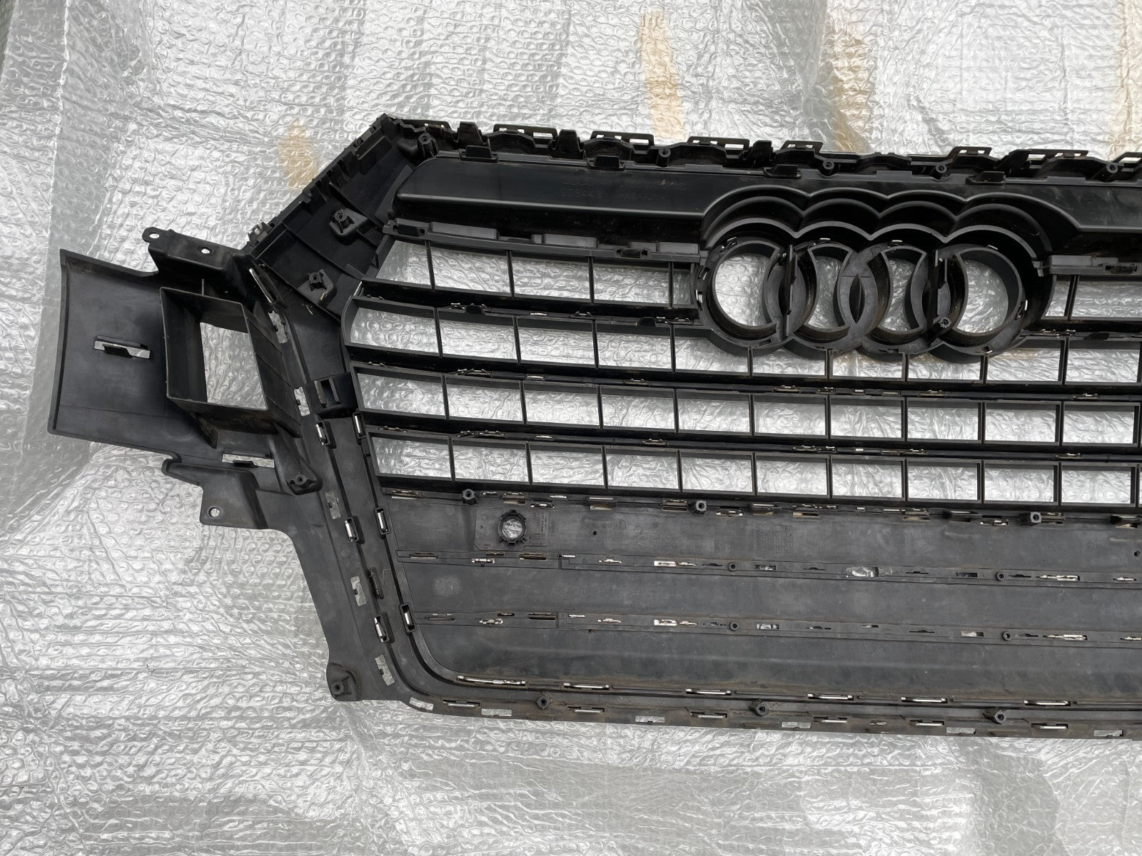 Original Audi Q7 Kühlergrill Kühlergitter Frontgrill 4M0853037C6
