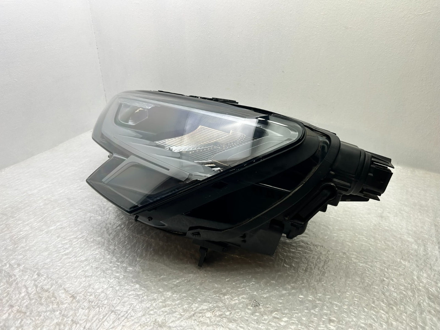 Original Audi A3 8Y LED Scheinwerfer links 8Y09410111