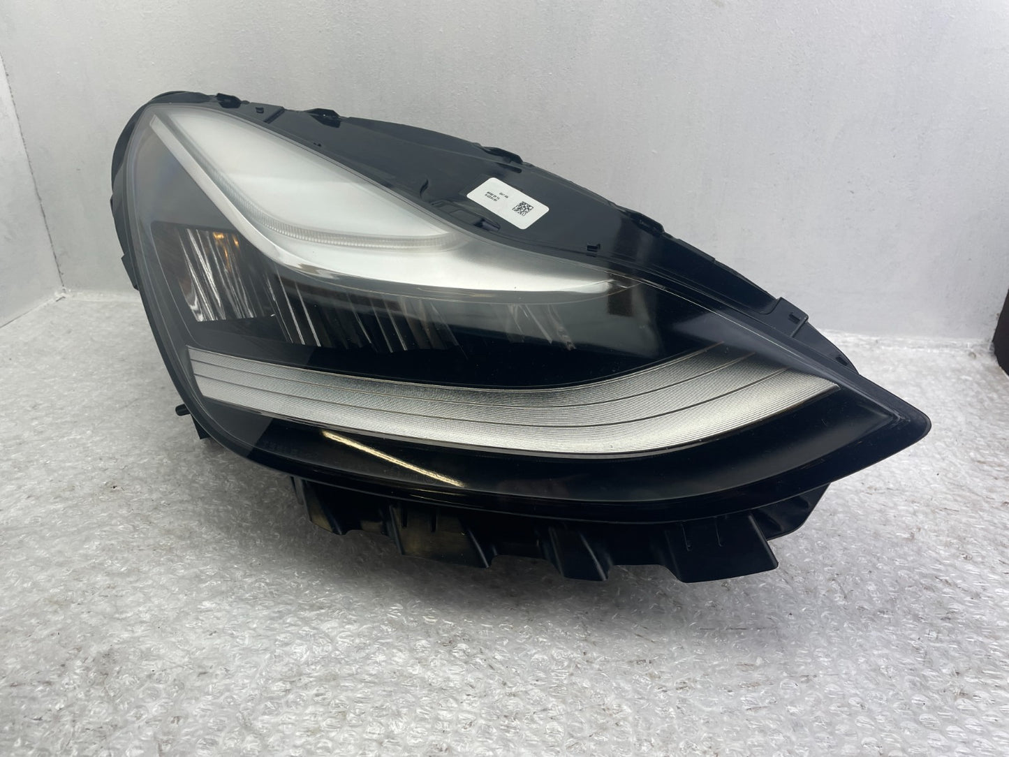 Original Tesla Model 3 LED Scheinwerfer rechts 1077376-00C0