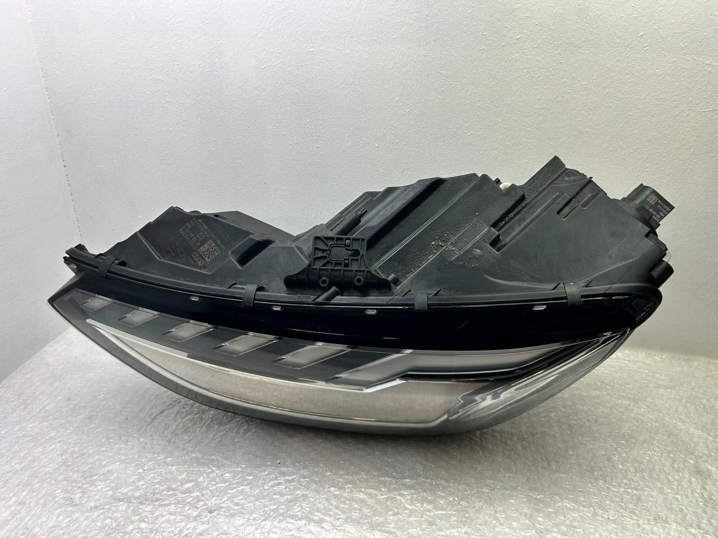 Original Audi A4 8W B9 LED Scheinwerfer links 8W0941033D3