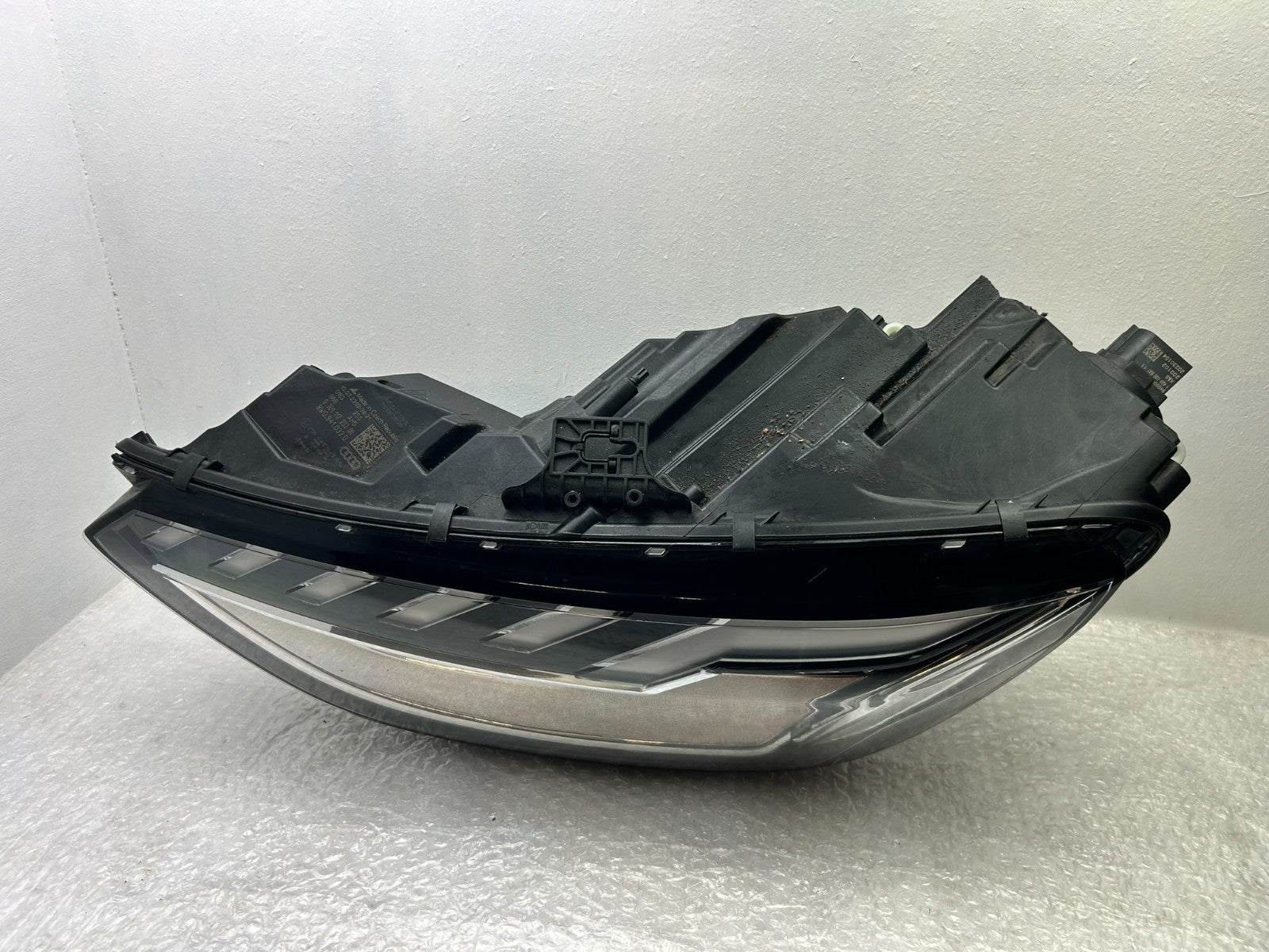 Original Audi A4 8W B9 LED Scheinwerfer links 8W0941033D3