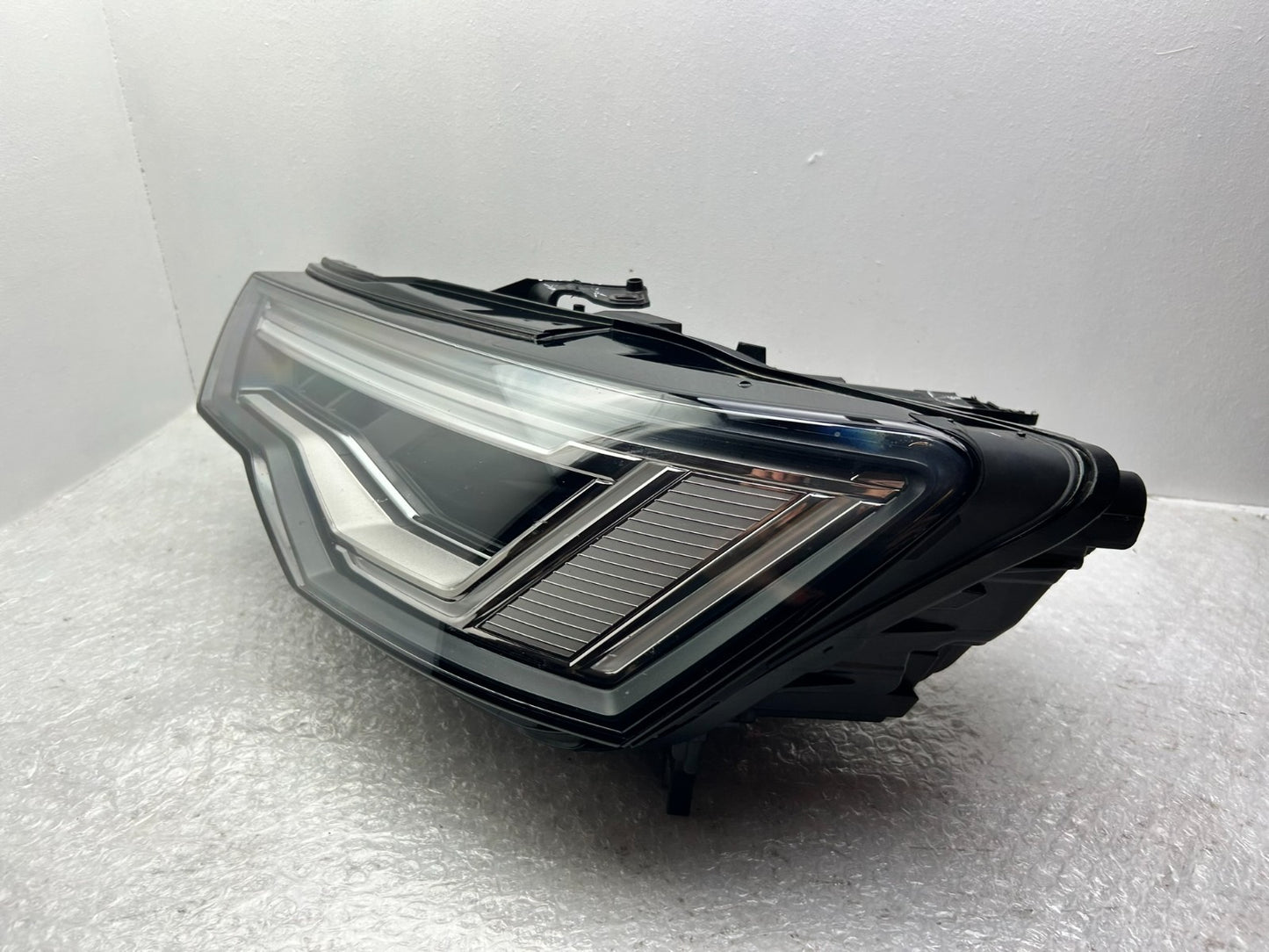 Original Audi A6 4K C8 LED Scheinwerfer links 4K09410392