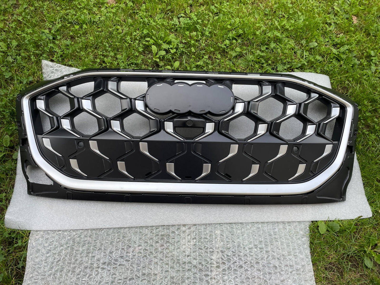 Original Audi Q5 Kühlergrill Frontgrill Gitter Grill 8MA853651BG0