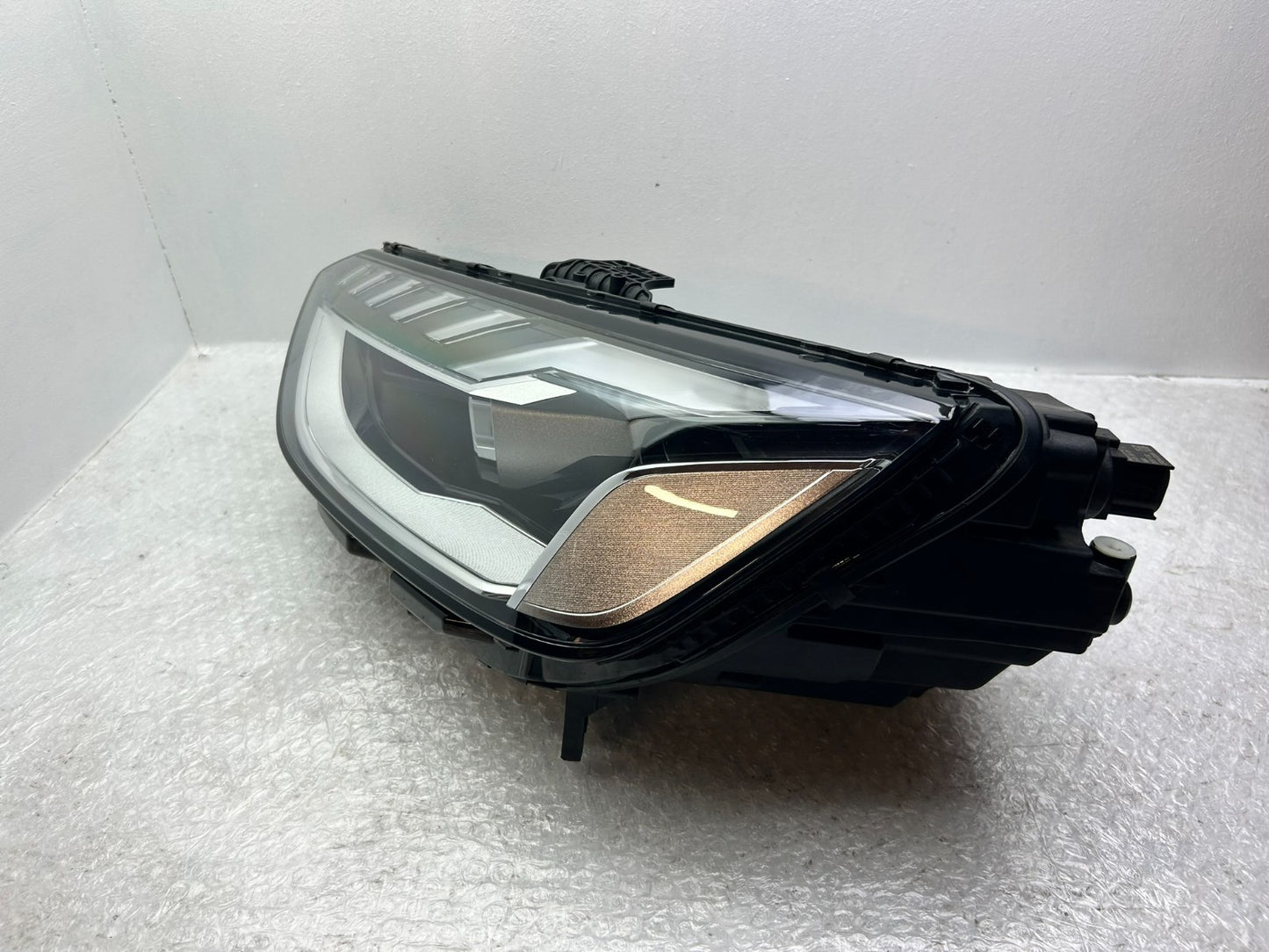 Original Audi A4 8W B9 LED Scheinwerfer links 8W0941033D2