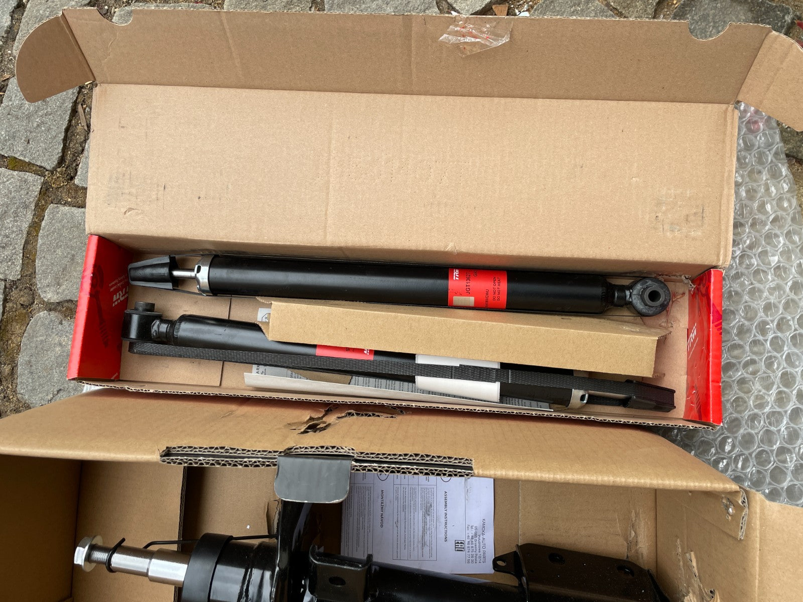 4x KAMOKA 2000463 Stoßdämpfer Vorne /  TRW TWIN JGT1362T Hinten für Mercedes GLK1