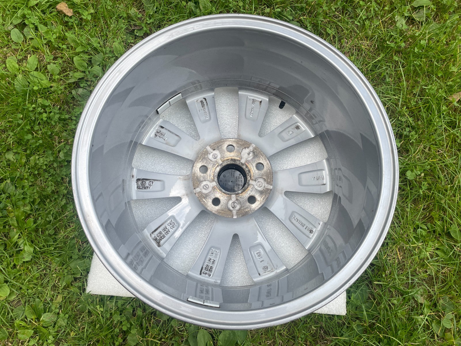 1x Original VW T-Roc Troc Alufelge 7Jx17 Zoll ET45 2GA601025B2