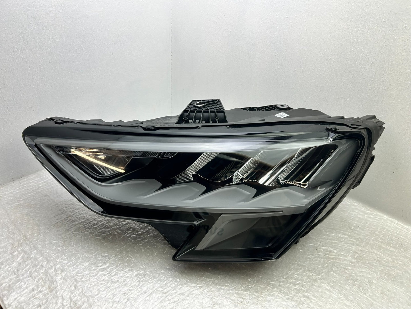 Original Audi A3 8Y LED Scheinwerfer links 8Y09410110