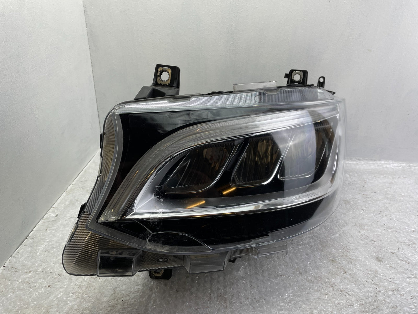 Original Mercedes Sprinter 907 910 LED Scheinwerfer A9109065700 DEFEKT4