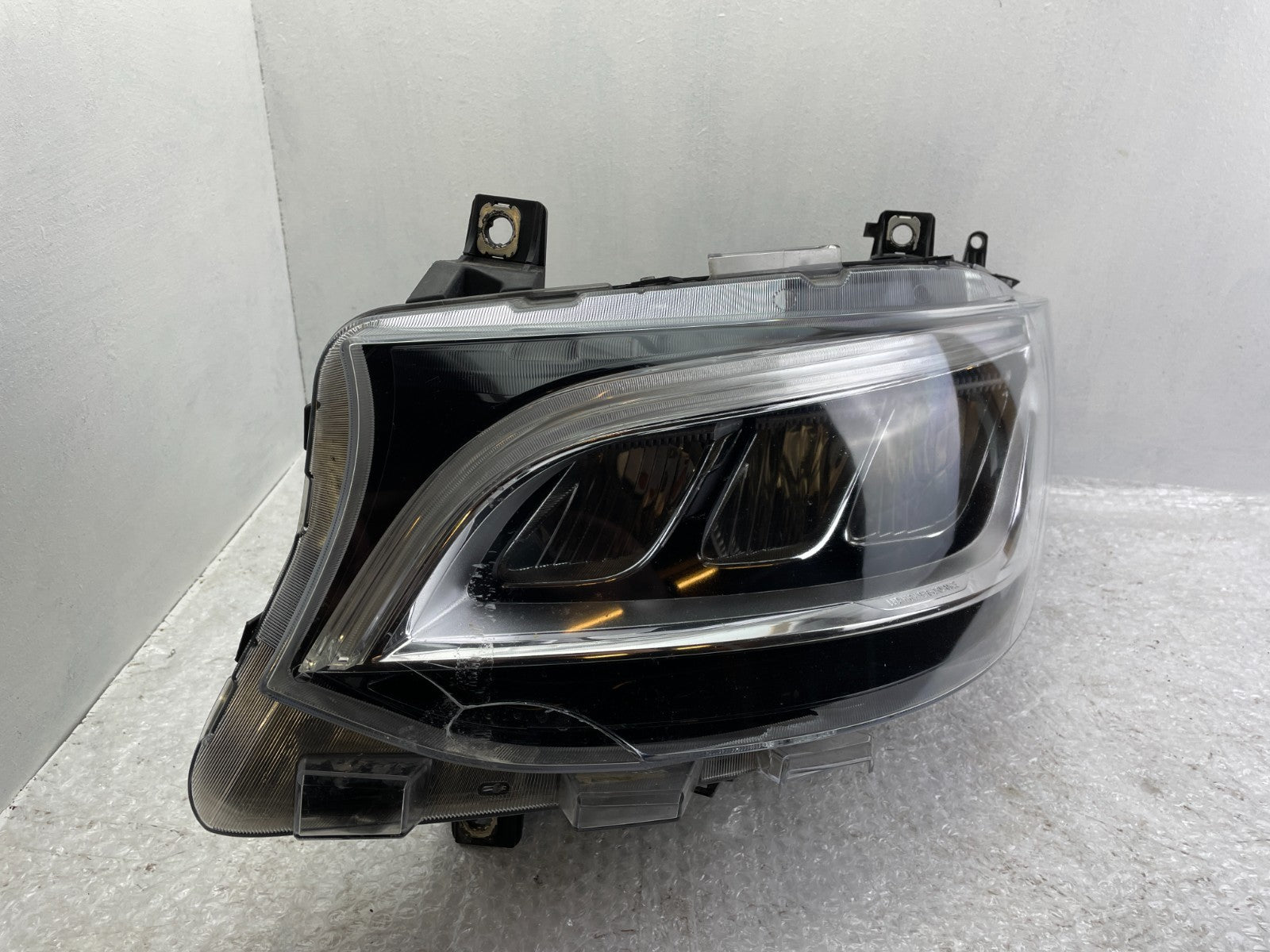 Original Mercedes Sprinter 907 910 LED Scheinwerfer A9109065700 DEFEKT4
