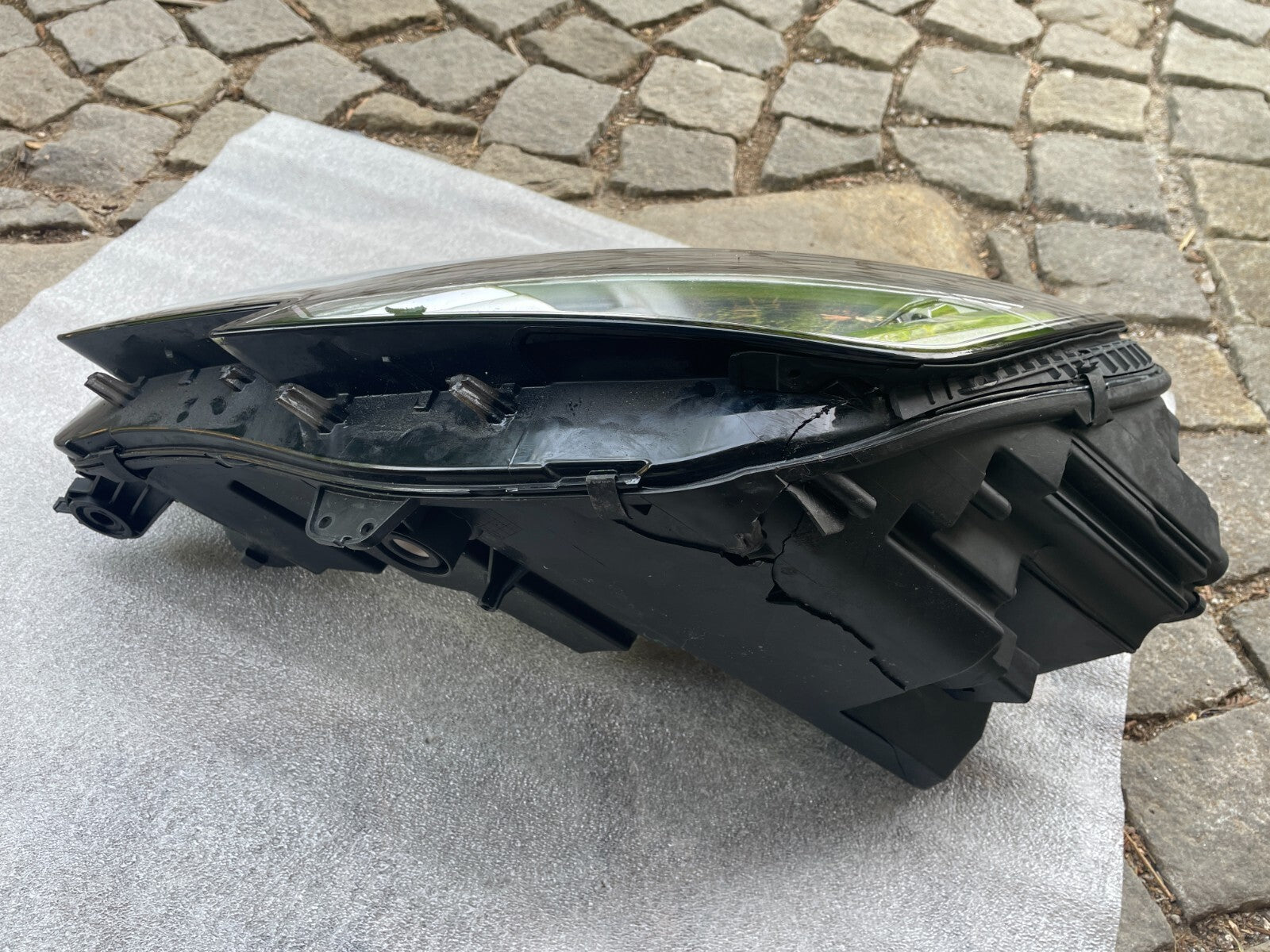 Audi A4 B9 Frontscheinwerfer links 8W094104315