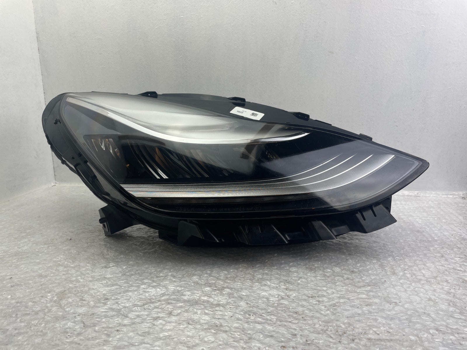 Original Tesla Model 3 LED Scheinwerfer rechts 1077376-00C2