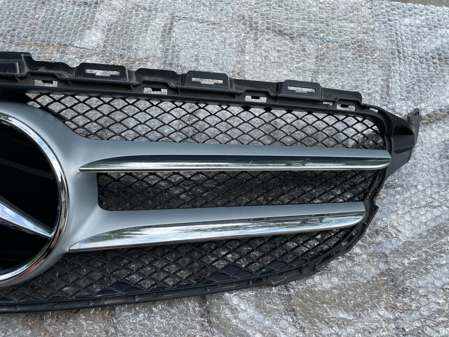 Original Mercedes C-Klasse W205 S205 Kühlergrill Frontgrill A20588037831