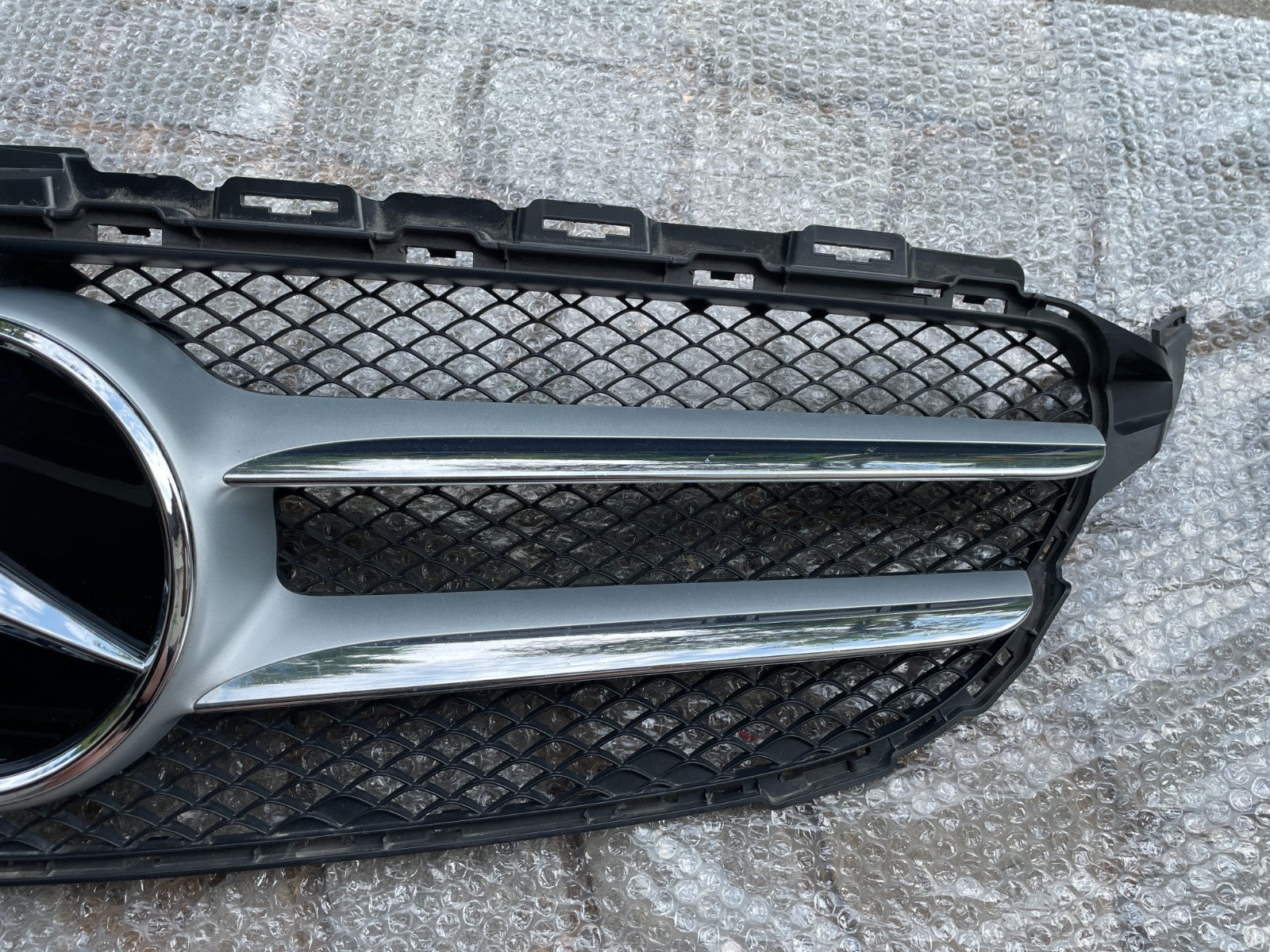 Original Mercedes C-Klasse W205 S205 Kühlergrill Frontgrill A20588037831