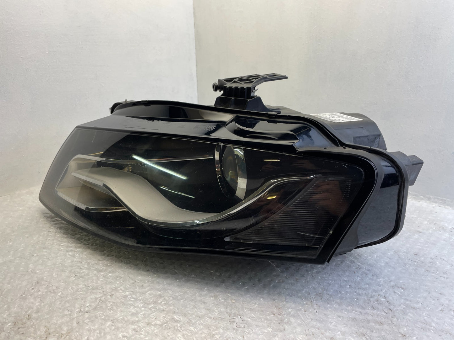 Original Audi A4 Xenon LED Scheinwerfer links 8K0941003S1