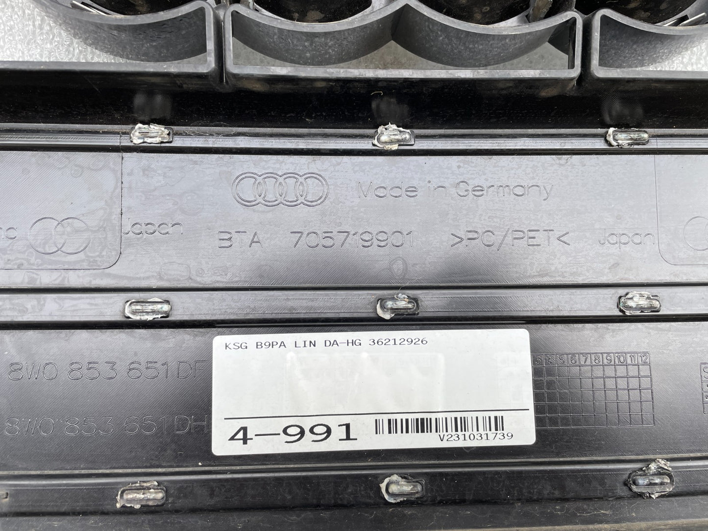 Original Audi A4 B9 8W Kühlergrill Frontgrill Gitter Grill 8W0853654DF8
