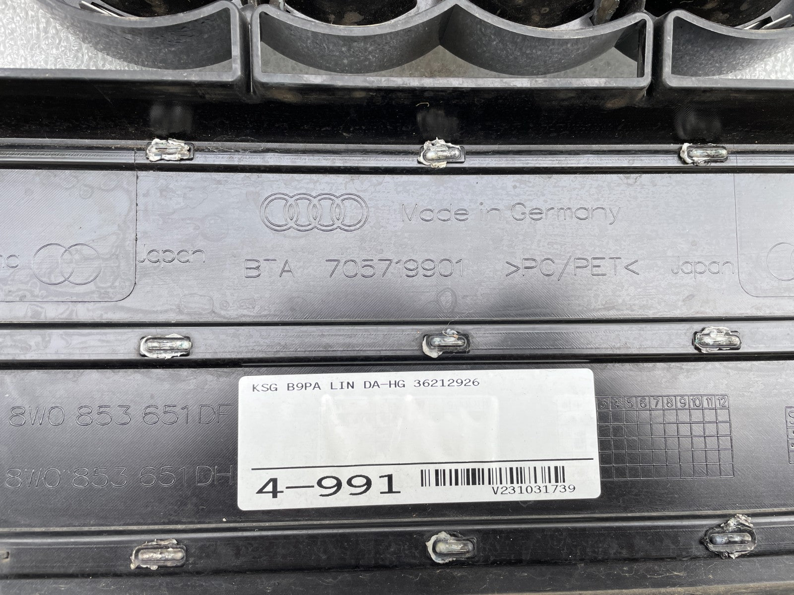 Original Audi A4 B9 8W Kühlergrill Frontgrill Gitter Grill 8W0853654DF8