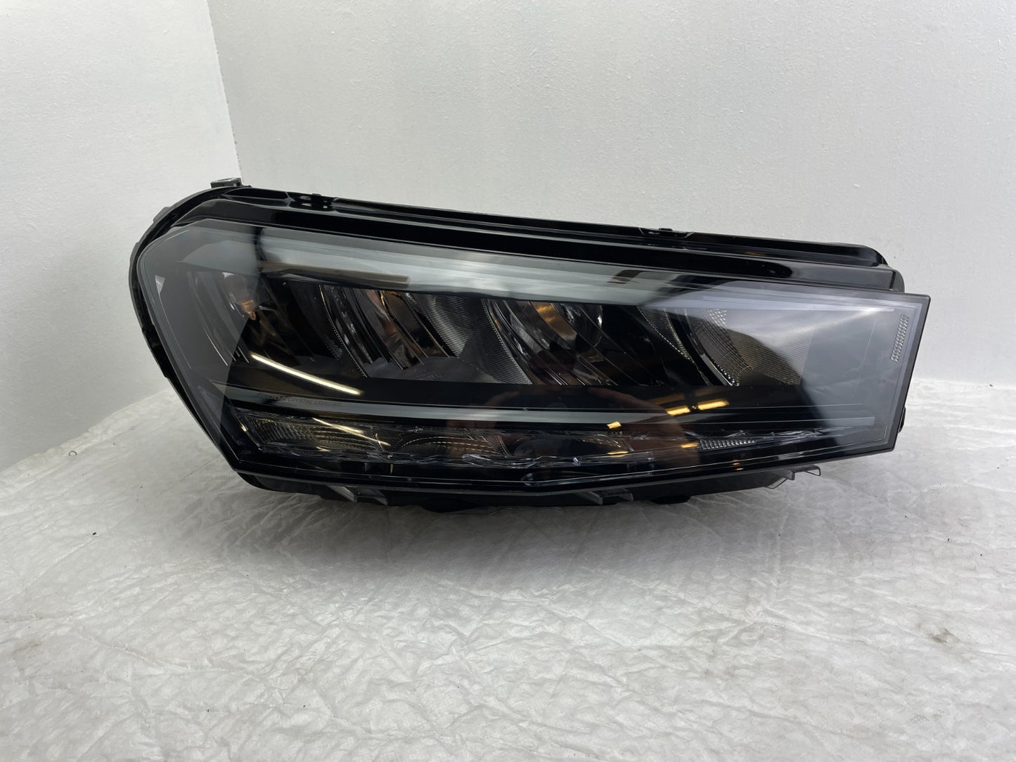 Original Skoda Fabia IV LED Scheinwerfer rechts 6VB9410160