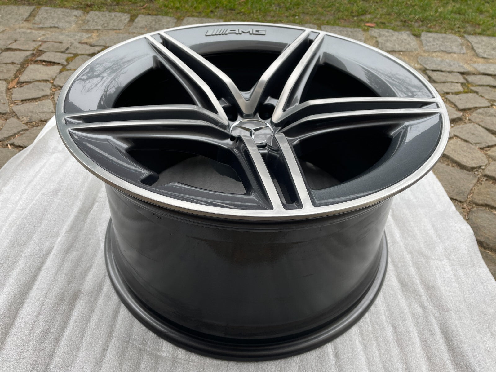 1x NEUE Mercedes AMG GT Alufelge 11.0Jx20 Zoll / A29040105001