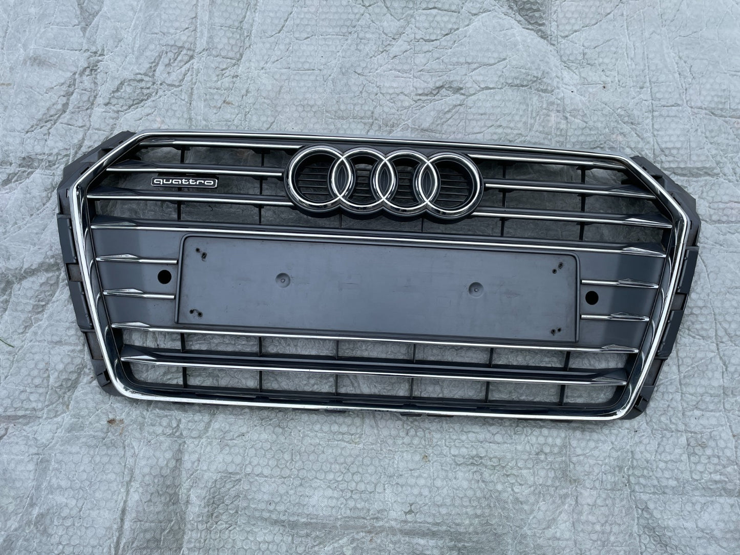 Original Audi A4 8W Quattro Kühlergrill Grill Frontgrill 8W0853651AB0