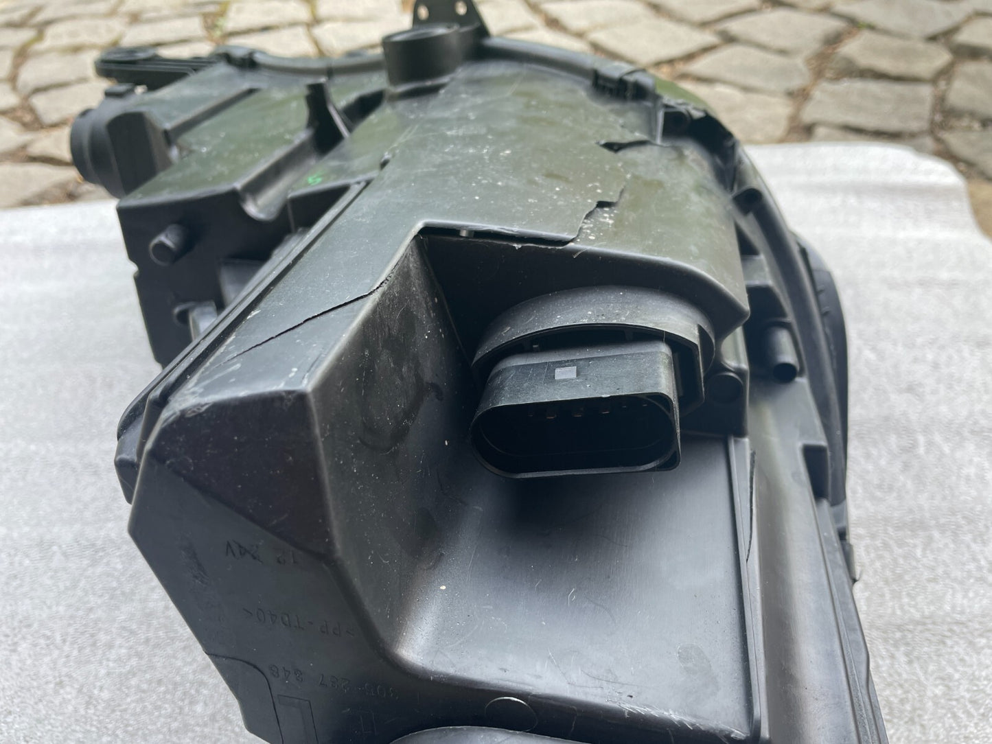 Audi A4 B9 Frontscheinwerfer links 8W094104312