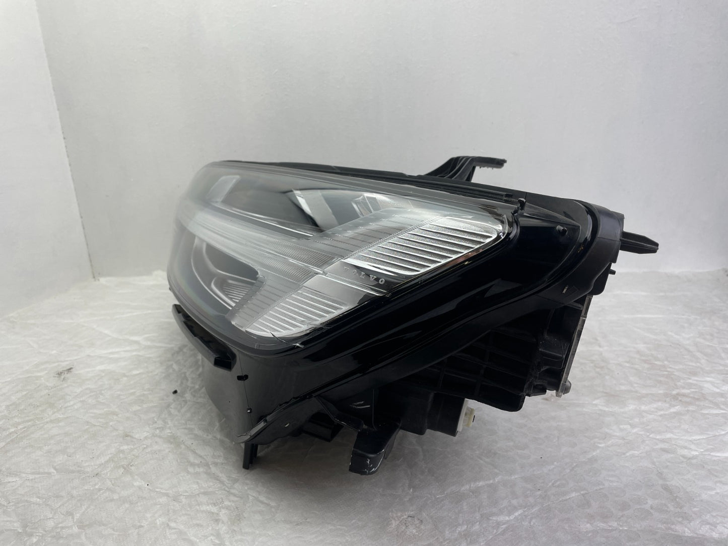 Original Volvo XC60 II LED Scheinwerfer links 324047092