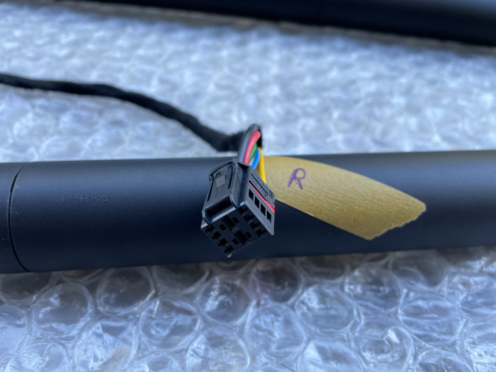 Original Audi Q2 Gasdruckfeder elektrische Heckklappe 81A827851D2