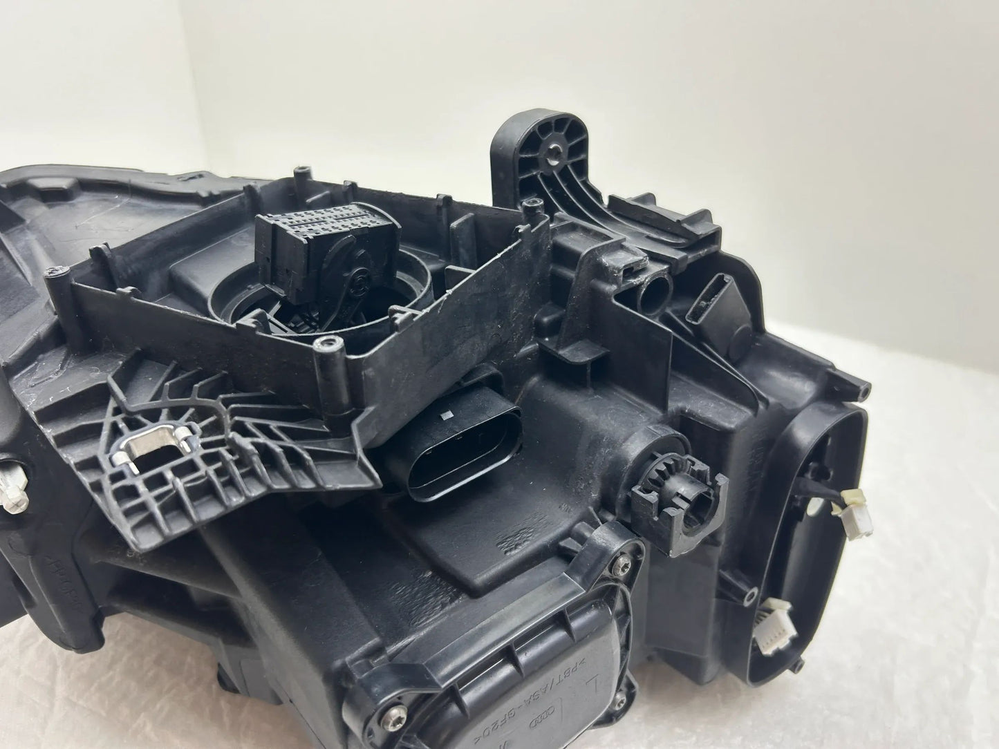 Original Audi Q2 81A Scheinwerfer links 81A941033