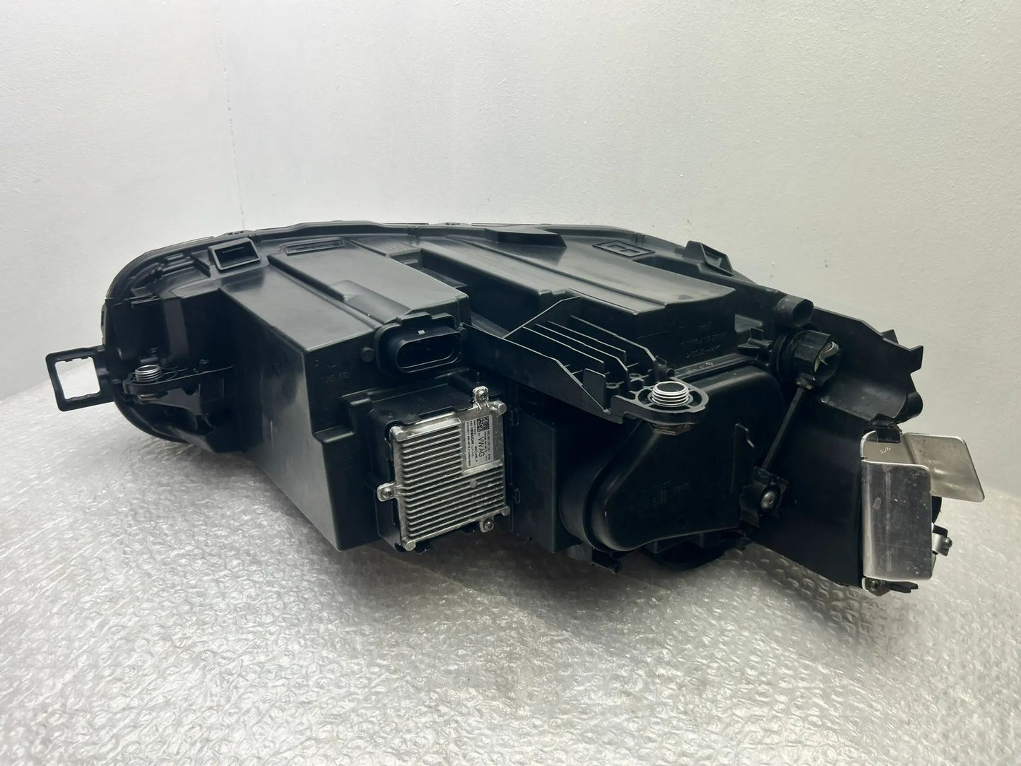 Original VW Passat B9 LED Scheinwerfer links 3J1941005