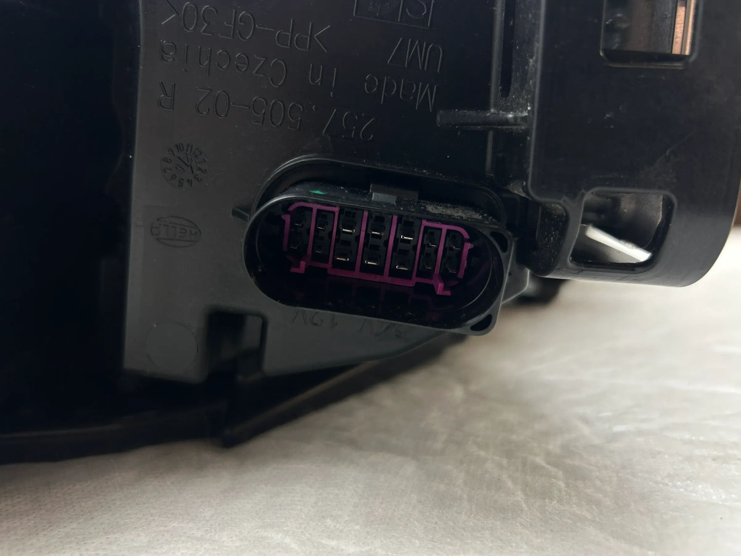 Original Audi A6 E-Tron Matrix LED Scheinwerfer rechts 85E941040R