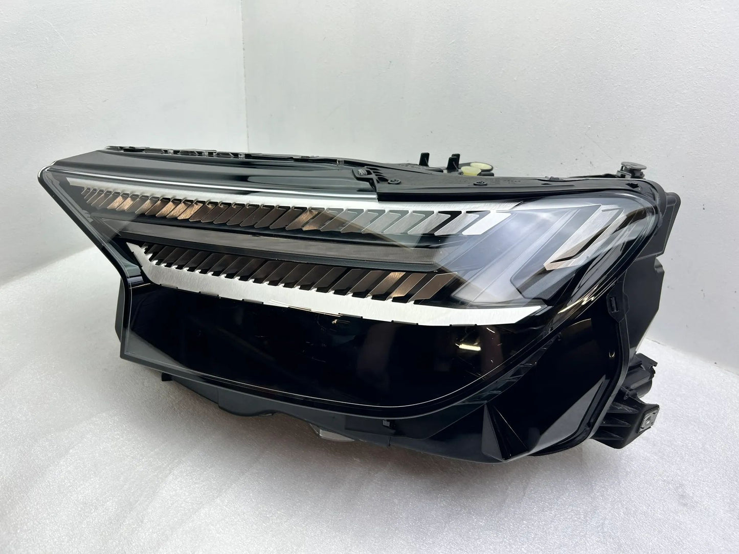 Original Audi Q4 E-Tron LED Scheinwerfer links 89A941035