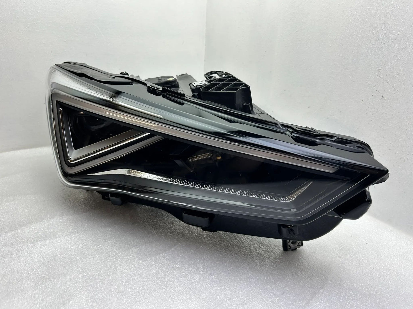 Seat Cupra Formentor Leon LED Scheinwerfer rechts 5FG941036C