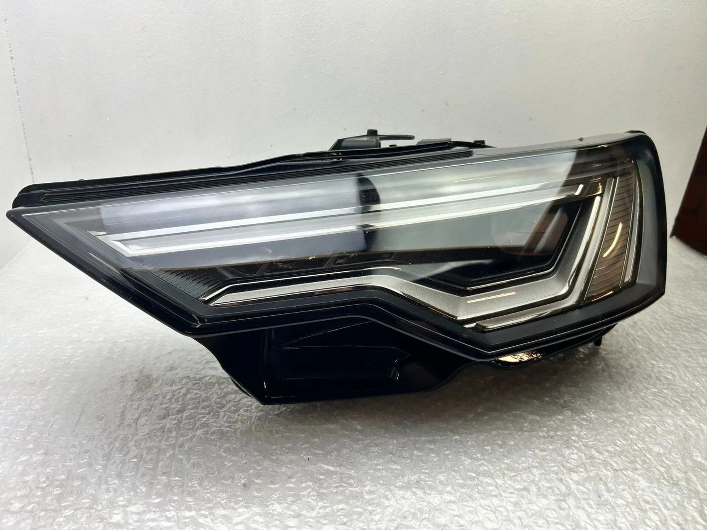 Original Audi A6 C8 4K LED Scheinwerfer links 4K0941039